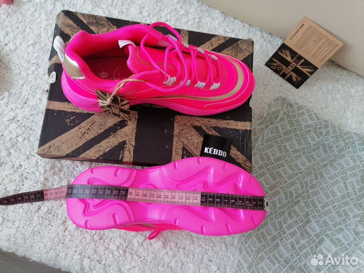 Кроссовки женские 40 размер новые