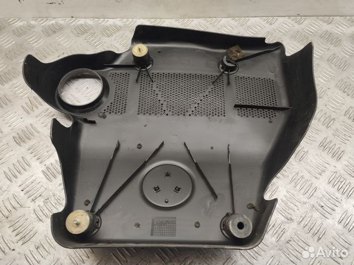 Крышка двигателя Golf 4 1.6 AKL