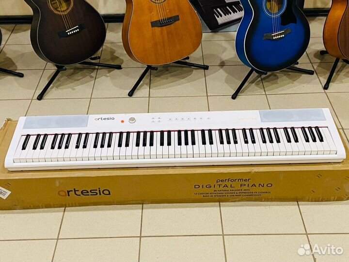 Цифровое фортепиано новое Artesia Performer White