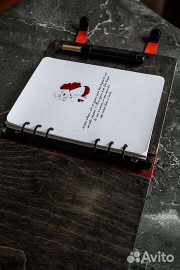 Блокнот из дерева и кожи