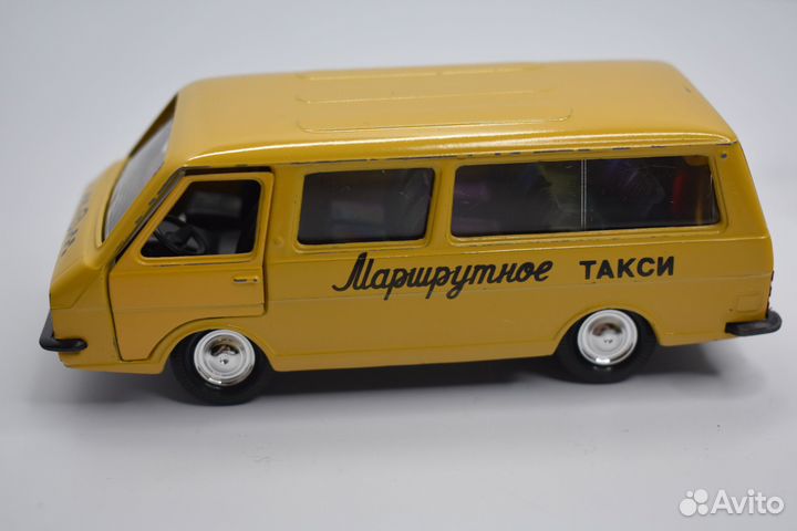 Раф 2203 Маршрутное такси Модель 1:43
