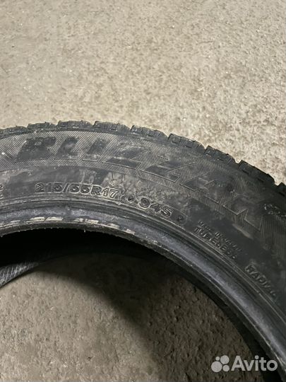 Bridgestone Blizzak VRX 215/55 R17