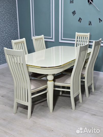 Стол и стулья