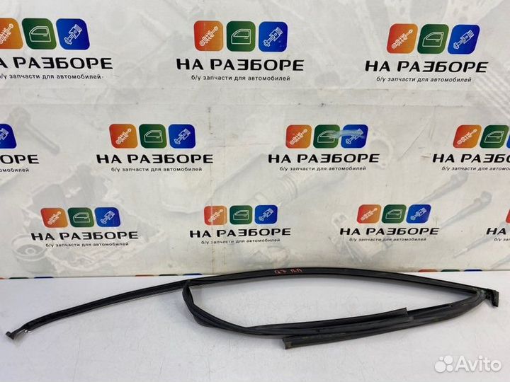 Уплотнительная резинка стекла двери передняя