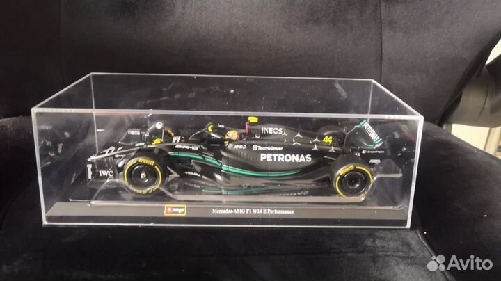 Модели Mercedes-AMG W14 2023 formula 1 24 Bburago