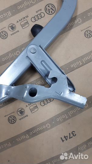 Kia Rio Петля багажника крышки левая 2017-2020 г