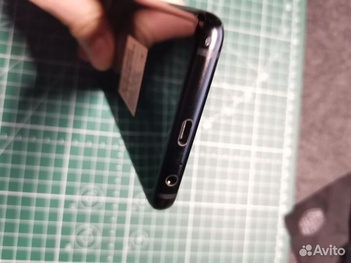Samsung Galaxy A8 (2018), 4/32 ГБ