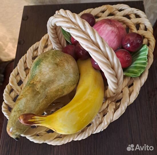 Ваза с фруктами