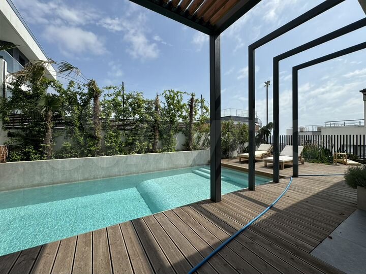 Коттедж 240 м² на участке 4 сот.