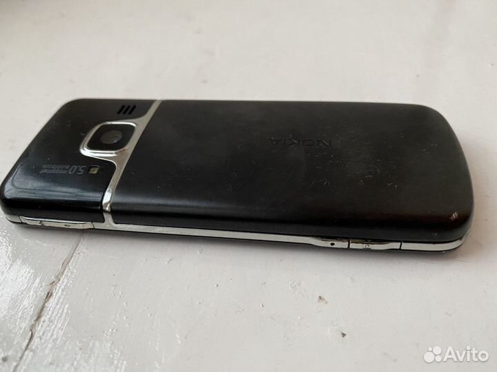 Телефон Nokia 6700