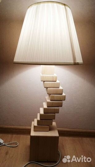 Лампа настольная