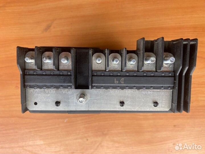 Блок предохранителей Volkswagen Passat B7