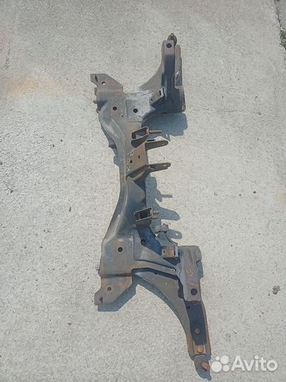 Балка подмоторная (подрамник) KIA Spectra 20110г