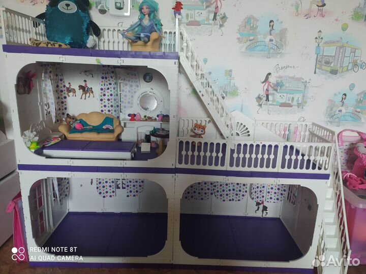 Кукольный домик с мебелью