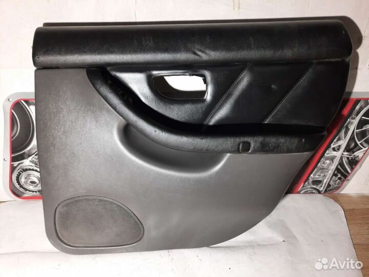 Обшивка двери задняя правая Subaru legacy B12
