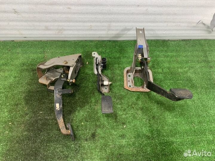 Педальный узел Mazda 6 седан 1.8 L8 2006