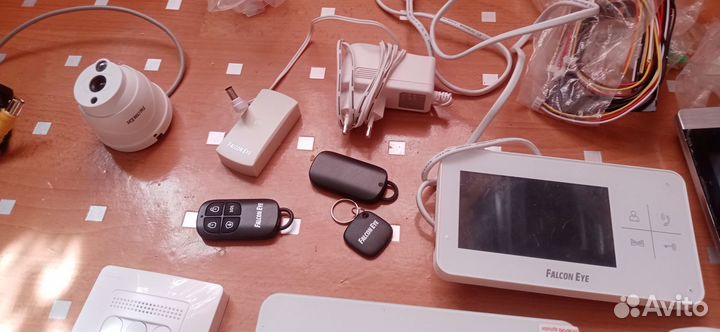 Комплект сигнализаций и видеодомофон