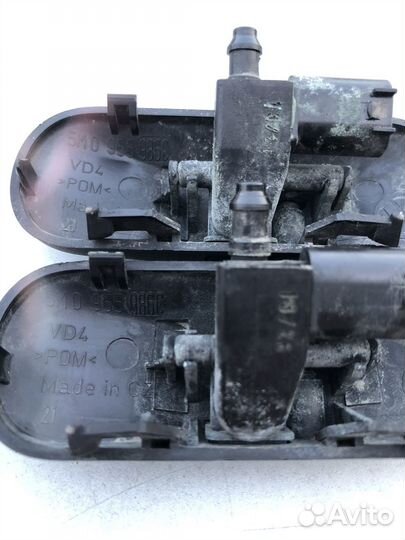 Форсунки омывателя стекла Volkswagen Jetta 6