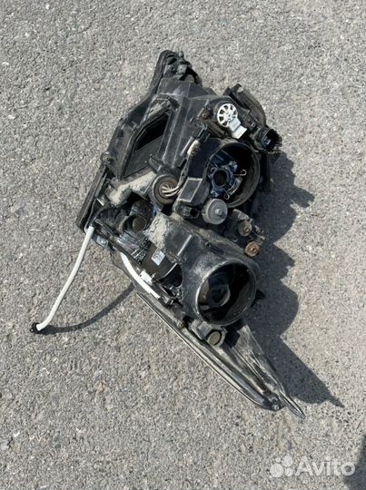 Правая фара Lexus 570 2011год