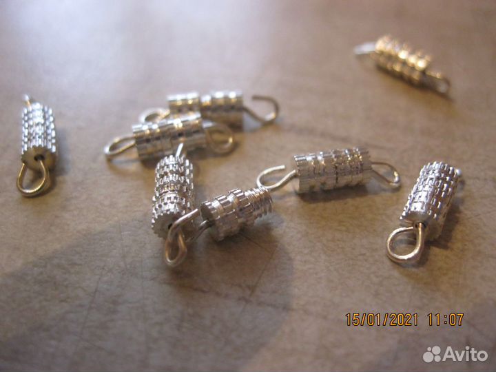 Для рукоделия бисер пайетки бусины,замки иглы