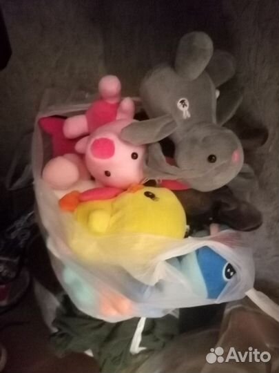 Пакет с игрушками из автомата