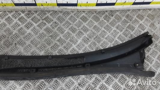 Накладка декоративная (жабо, дождевик) mitsubishi