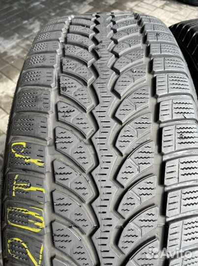Bridgestone Blizzak LM-80 235/65 R17