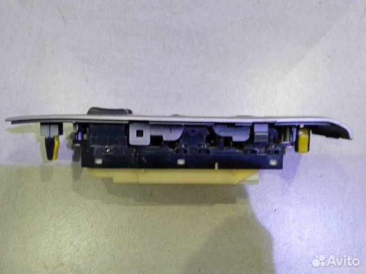 Блок управления стеклоподъемниками 8404048080