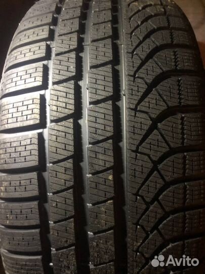 Pirelli P Zero Winter 255/45 R19 104V