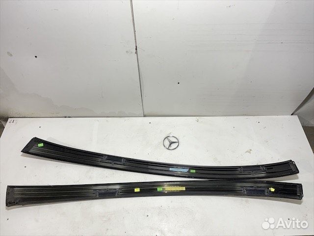 Молдинг крыши правый Мерседес 212 w212