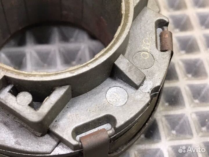 Вилка сцепления Audi A6 4A2 AHU 1.9TD 1995