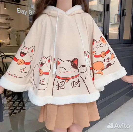 Женская накидка в стиле Харадзюку