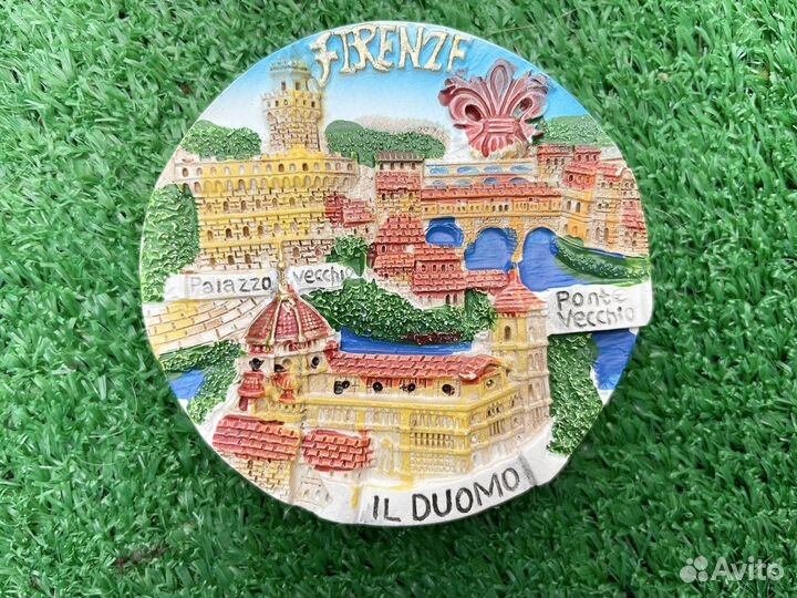 Магниты на холодильник города