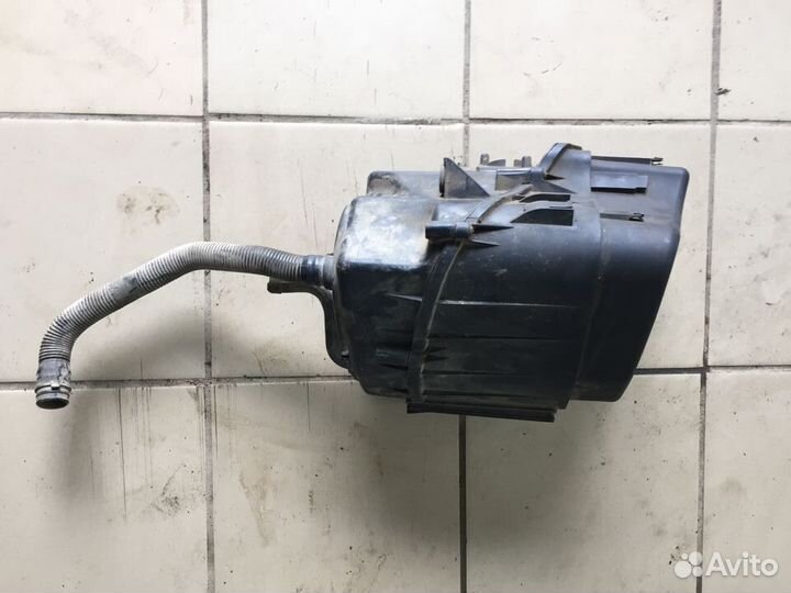 Корпус воздушного фильтра audi A8 D3 quattro