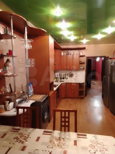 2-к. квартира, 80 м², 6/10 эт.