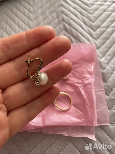 Золотые серьги с жемчугом и бриллиантами