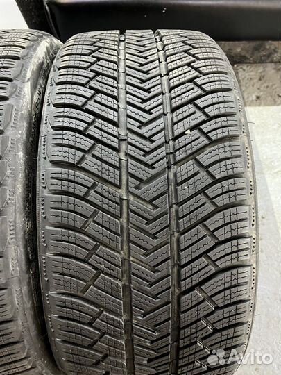 Michelin Alpin 4 245/35 R20 и 275/30 R20