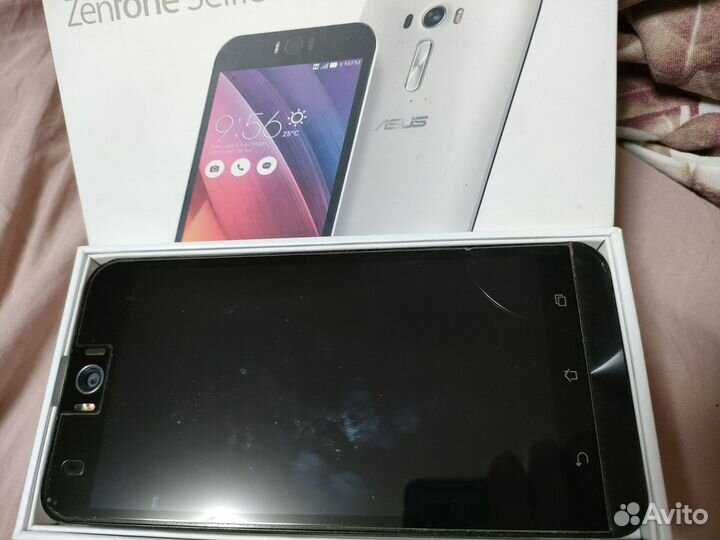 ASUS ZenFone Selfie ZD551KL, 3/32 ГБ