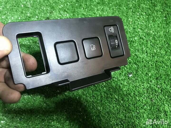 Кнопка регулировка фар лючка бензобака Citroen C4