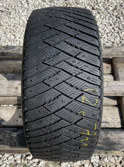 Goodyear Ultragrip Ice Arctic 225/45 R17