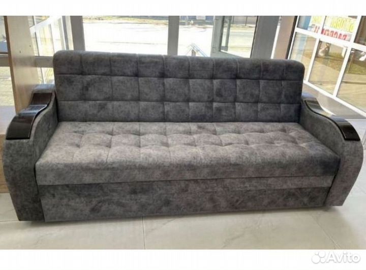 Прямой диван в наличии