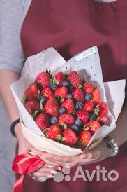 Букеты из свежей клубники