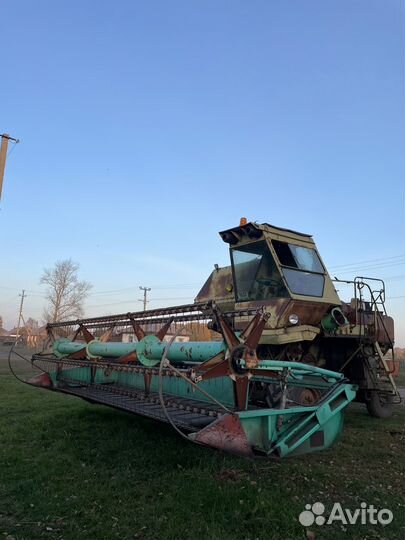 Комбайн Нива-Сельхозтехника СКА-5, 2000