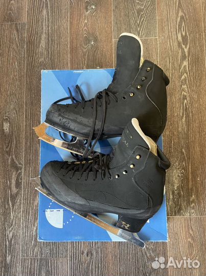 Фигурные коньки Risport Royal men