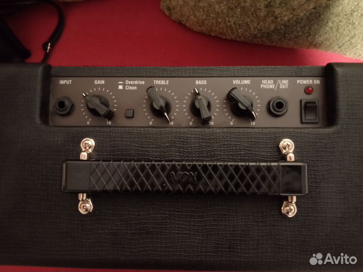 Гитарный комбоусилитель VOX V9106