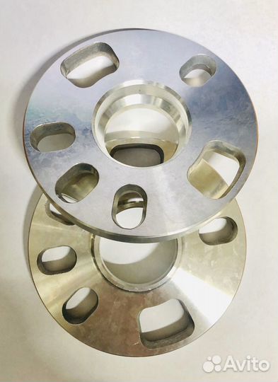 Колесные проставки 15мм цо63.4