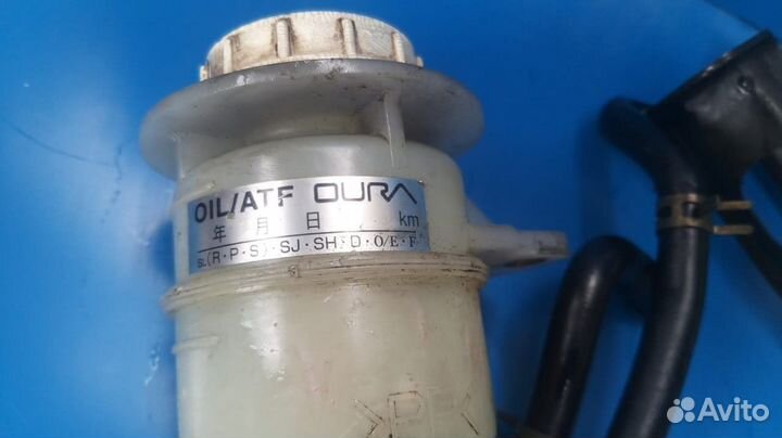 Бачок тормозной жидкости Mitsubishi Dion CR6W 4G94