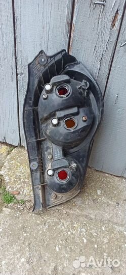 Задний левый стоп сигнал