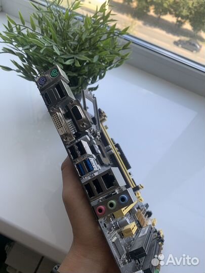 Материнская плата asus B85M-E