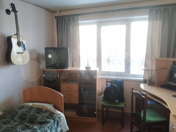 Доля в 2-к. квартире, 48 м², 2/5 эт.